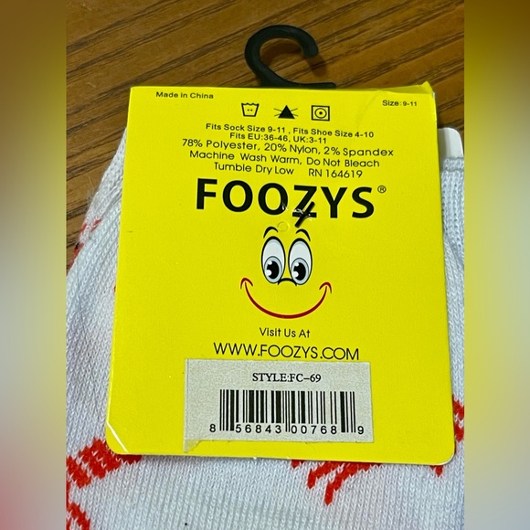 NWOT Foozy’s Women’s Crew Socks - Crabs Island Oasis - Novelty Socks - Fits 9-11 - Picture 3 of 4